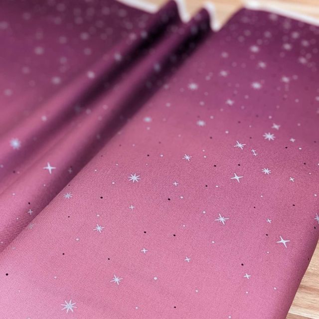 100% Cotton - Fairy Dust Plum (208) - Ombre with Silver Metallic Stars by Moda per 1/2m